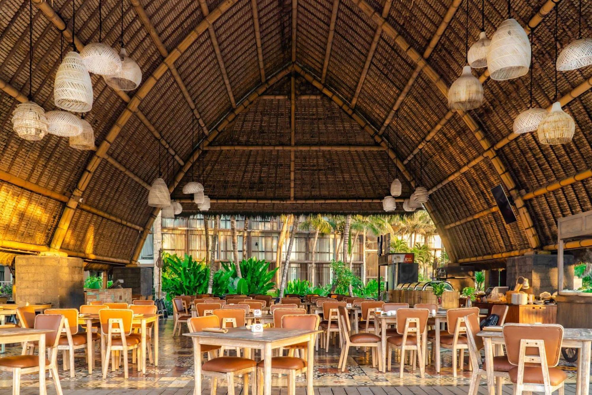 Wyndham Tamansari Jivva Resort Bali Siyut Eksteriør billede Interior of the restaurant