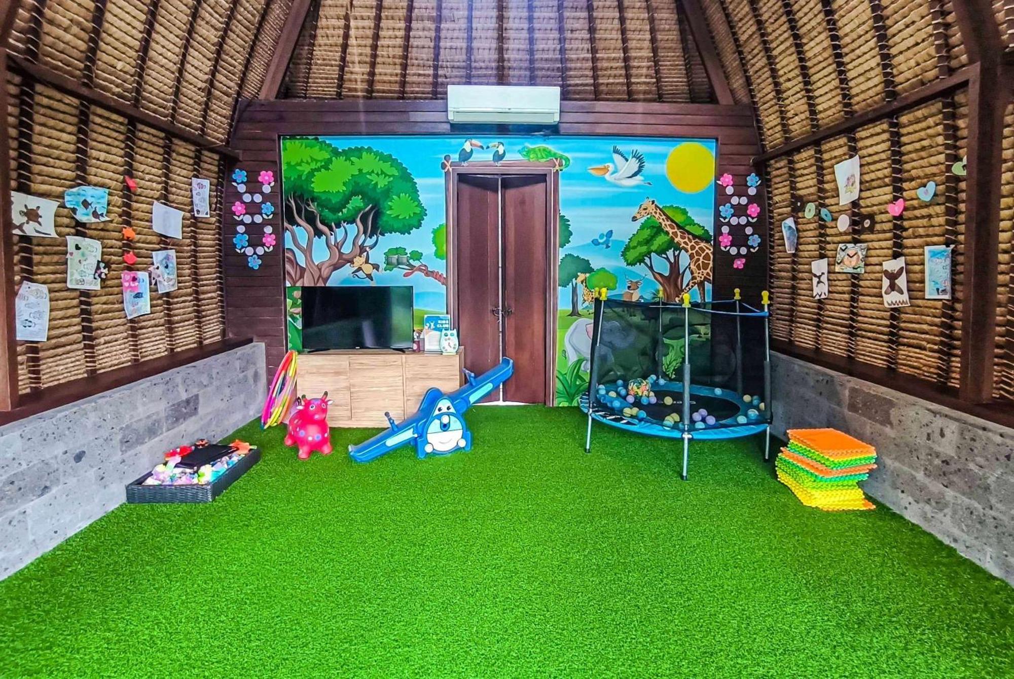 Wyndham Tamansari Jivva Resort Bali Siyut Eksteriør billede The interior of a typical playhouse