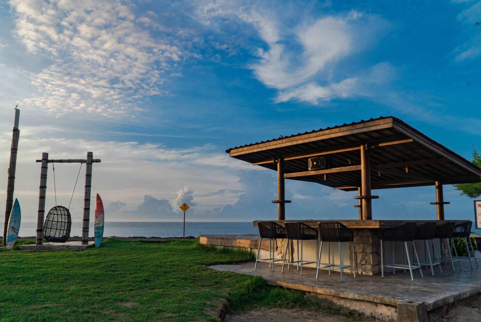 Wyndham Tamansari Jivva Resort Bali Siyut Eksteriør billede The beach of Tanjung Piayu