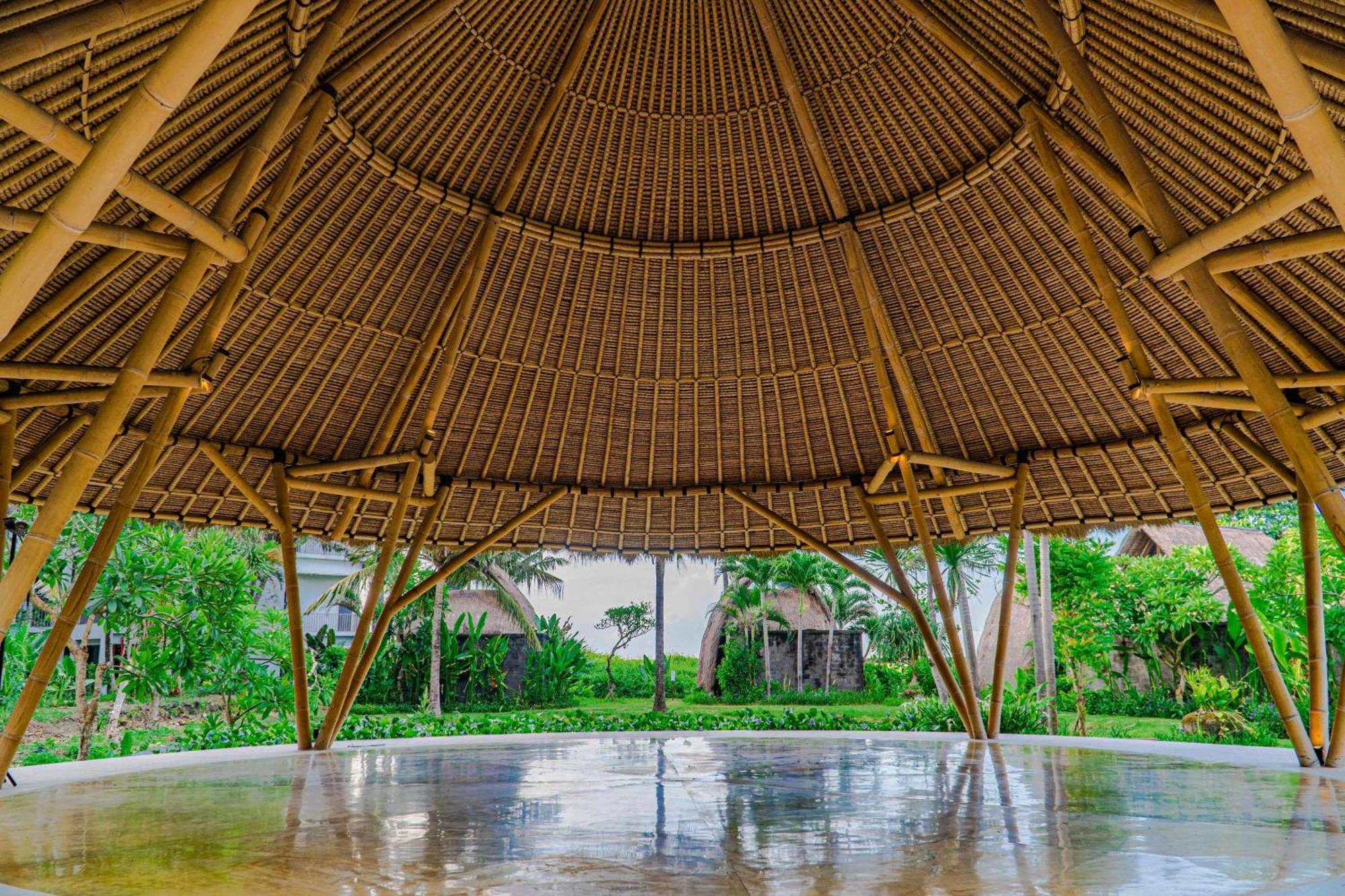 Wyndham Tamansari Jivva Resort Bali Siyut Eksteriør billede The interior of the pavilion