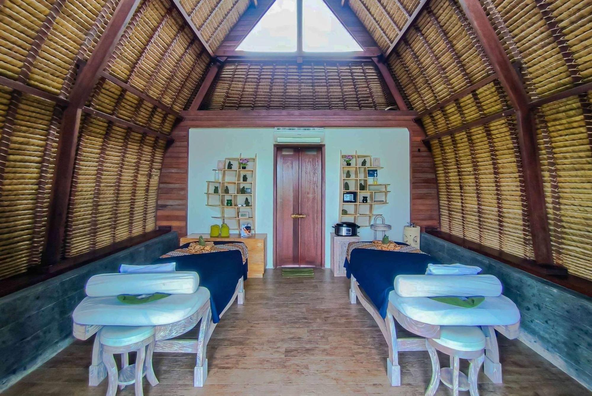 Wyndham Tamansari Jivva Resort Bali Siyut Eksteriør billede Interior of a bungalow